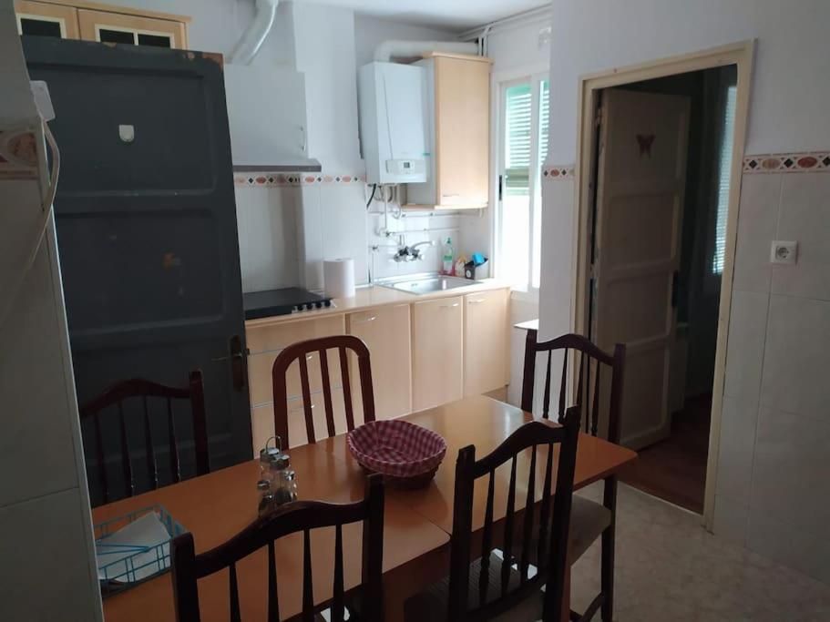 Amplio Piso En Centro Con Balcon Apartment Cuenca  Bagian luar foto